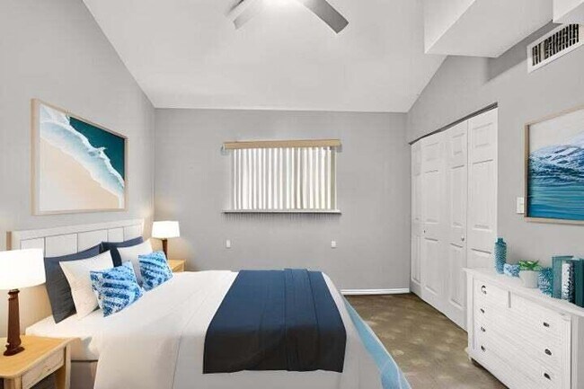 Building Photo - 50 SE 12th St