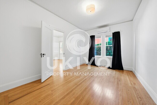 Building Photo - 860 Portal Ave