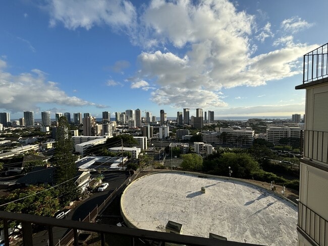 Primary Photo - 625 Iolani Ave