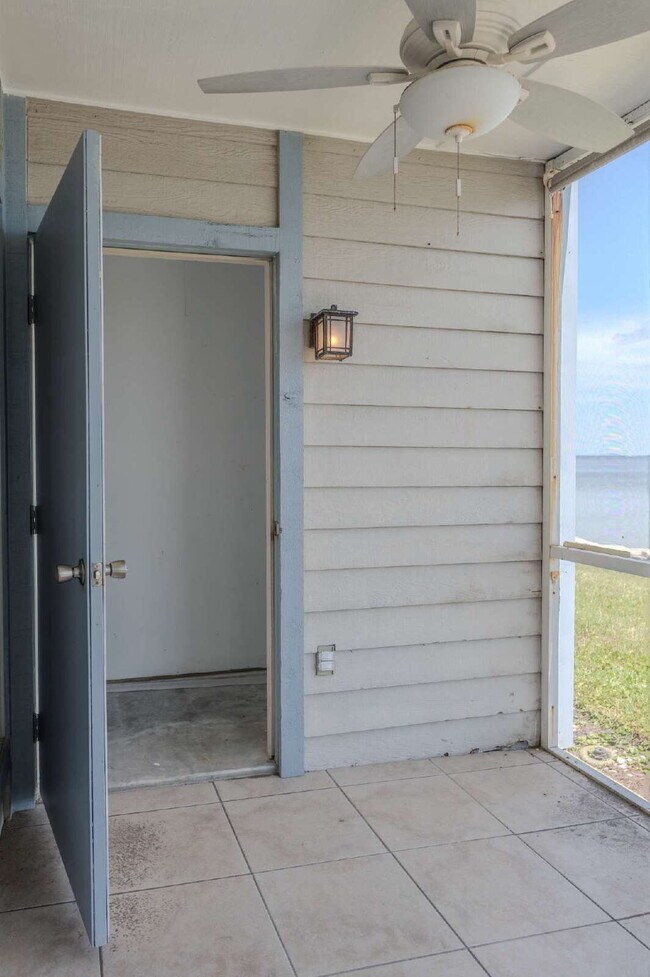 Building Photo - 7020 US-1