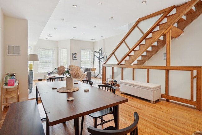 Building Photo - Beautiful 3br/4ba Columbia Heights Home wi...