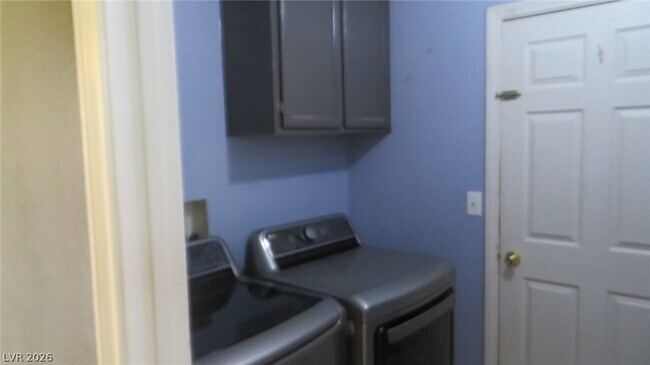 Building Photo - 5608 Crimson Ridge Dr