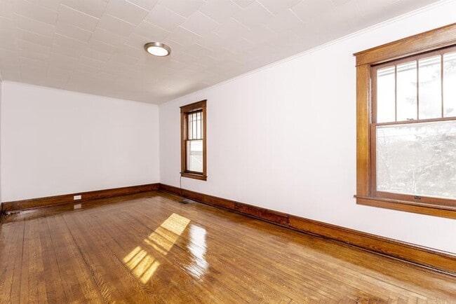 Building Photo - 645 Pawling Ave