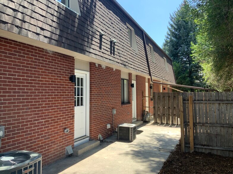 Building Photo - 2151 18th Avenue Ct