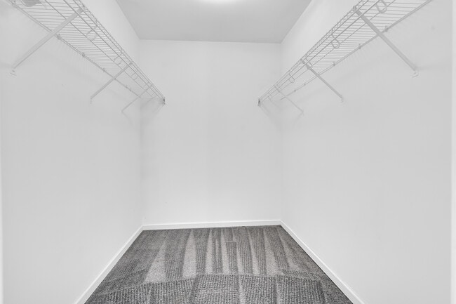 Building Photo - 2786 Yosemite Dr