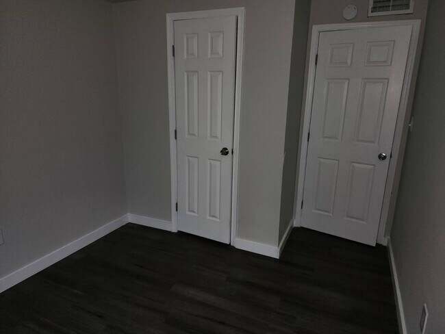 Building Photo - 731-733 Cameron Street