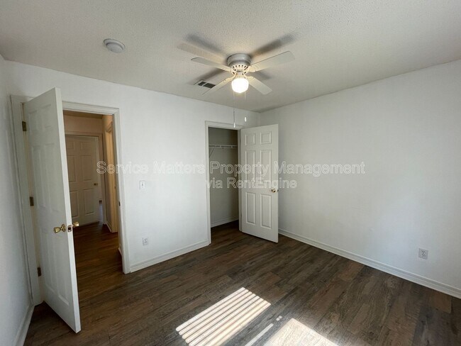 Building Photo - 4538 Chantilly Way