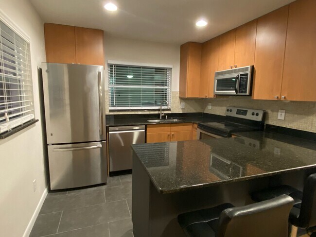 Building Photo - 476 Santa Cruz Pl NE