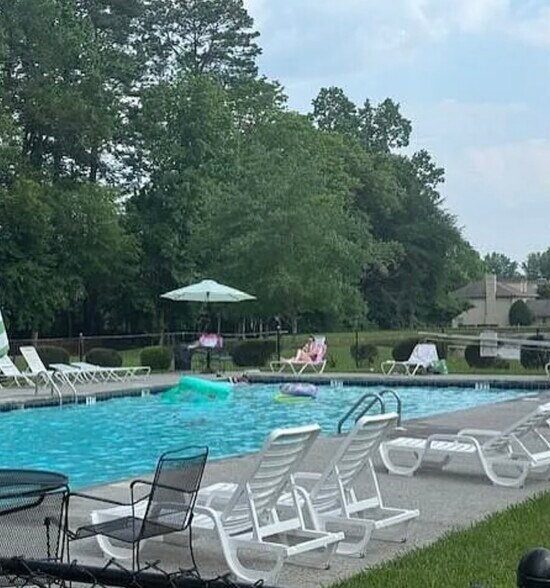 Building Photo - 1694 Red Oak Dr