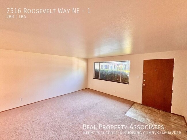 Building Photo - 7516 Roosevelt Way NE