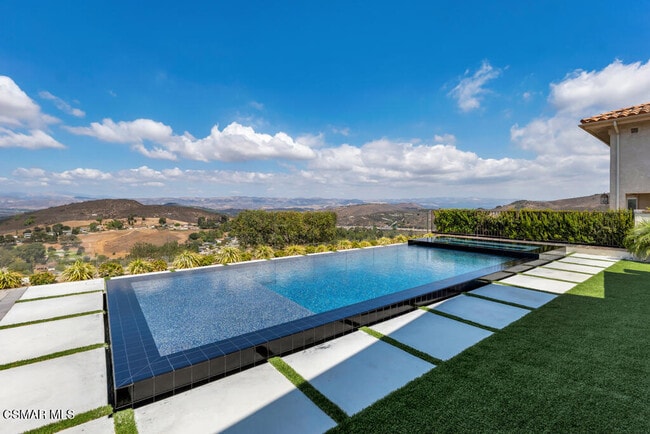 Building Photo - 4066 Calle Del Sol