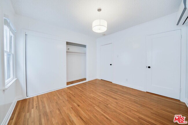 Building Photo - 1022 21st St