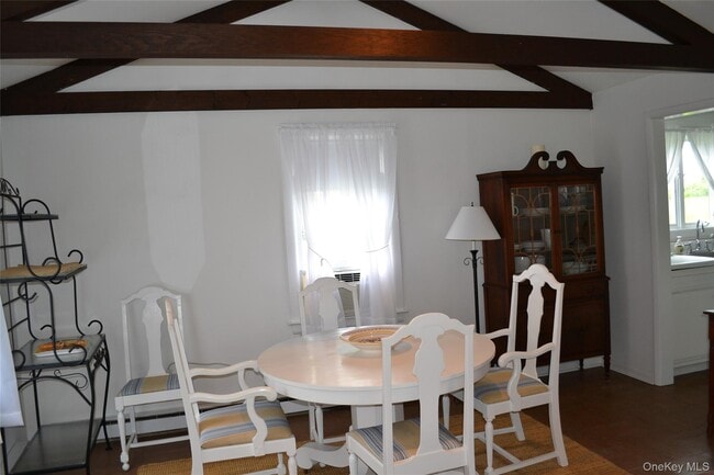 Building Photo - 34 E Hampton Sag Harbor Turnpike