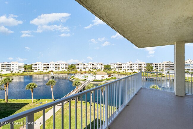 Building Photo - 8871 Lake Dr