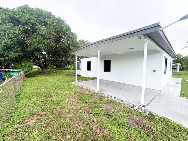 Building Photo - 16450 NW 23rd Ct