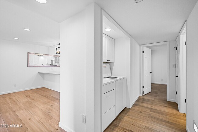 Building Photo - 5998 N 78th St