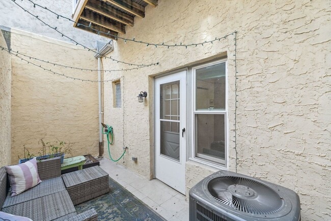 Building Photo - 1829 Kater St