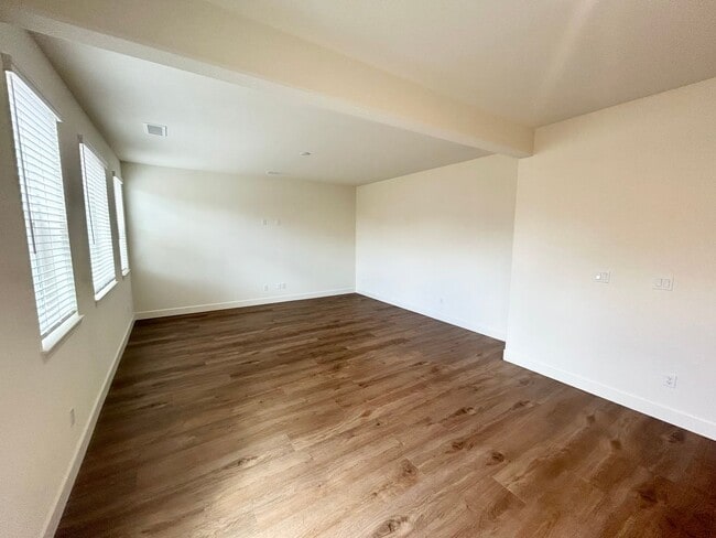 Building Photo - Brand New Home, beautifully designed singl...