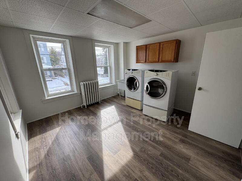 Building Photo - 1109 E Philadelphia St