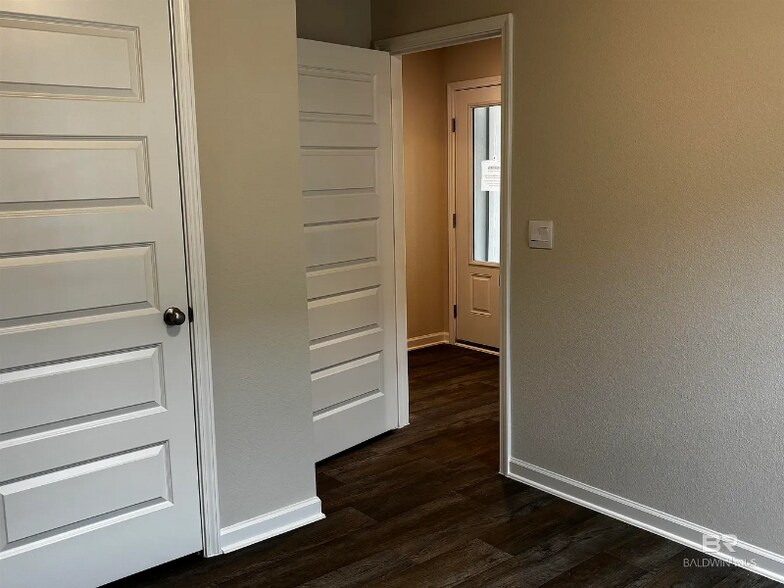 Building Photo - 13668 Logan Pl