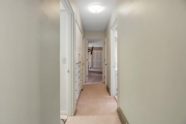 Building Photo - 4105 Riverview Dr