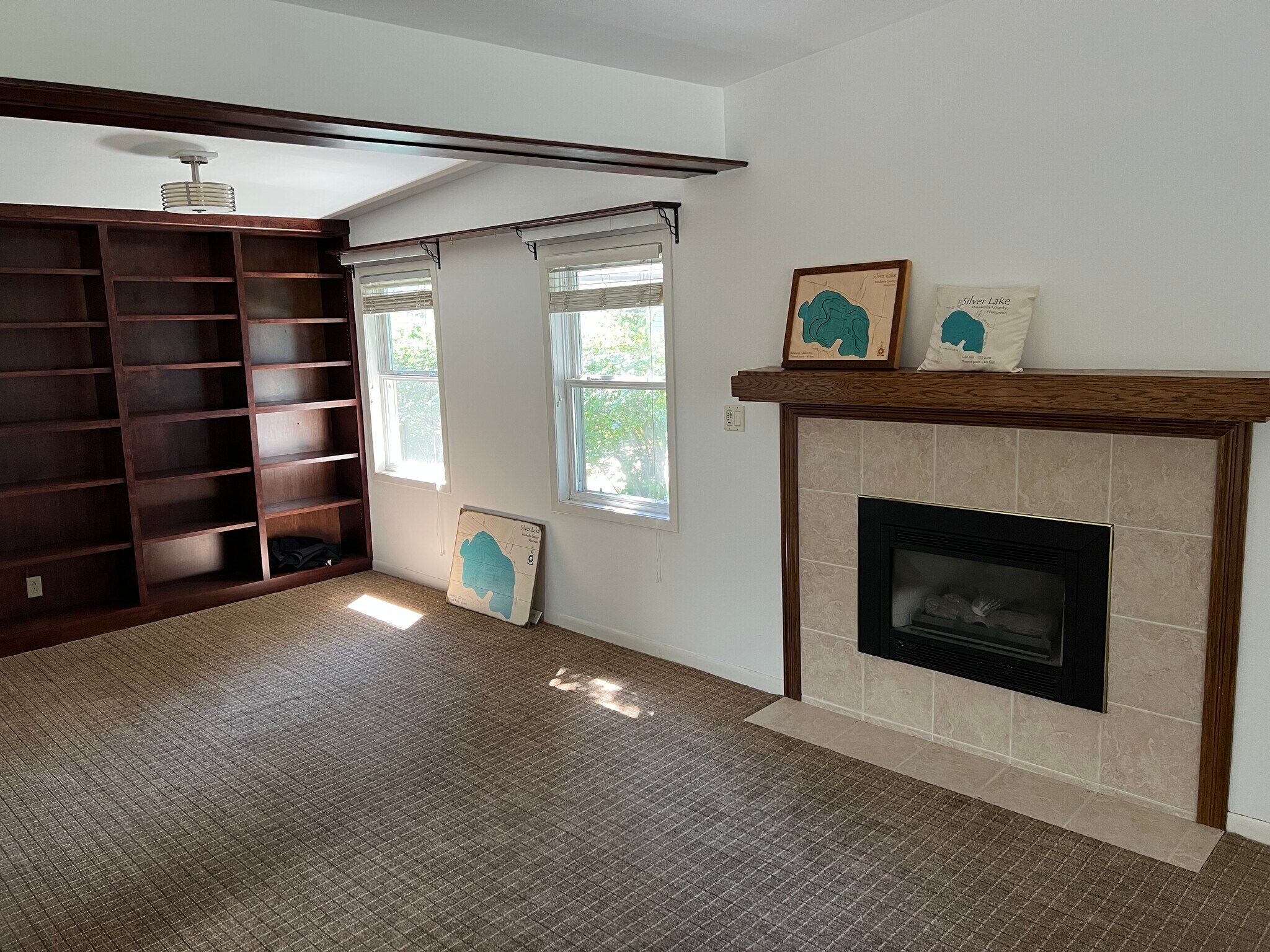 Living room - 3295 N Silver Lake Dr