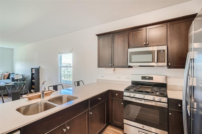 Building Photo - 7616 Pewter Luster Bnd