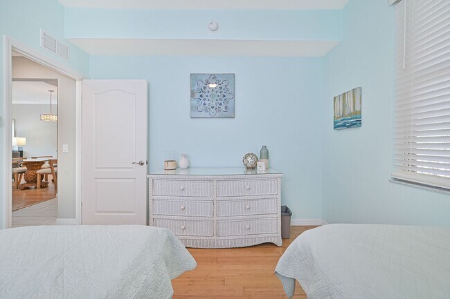 Building Photo - ** 2/2 Fully Furnished Annual Rental in Osprey Cove, Estero!