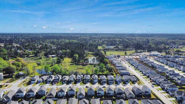 Building Photo - 25927 Chicory Dr