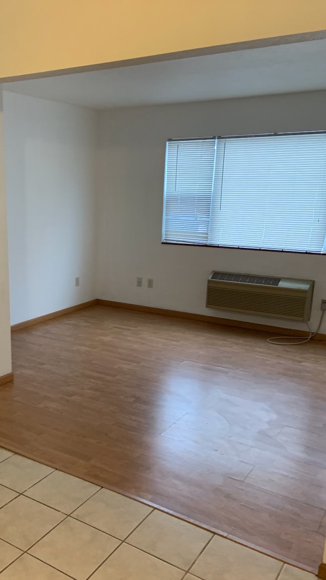 Building Photo - 20427 W Clark Ave