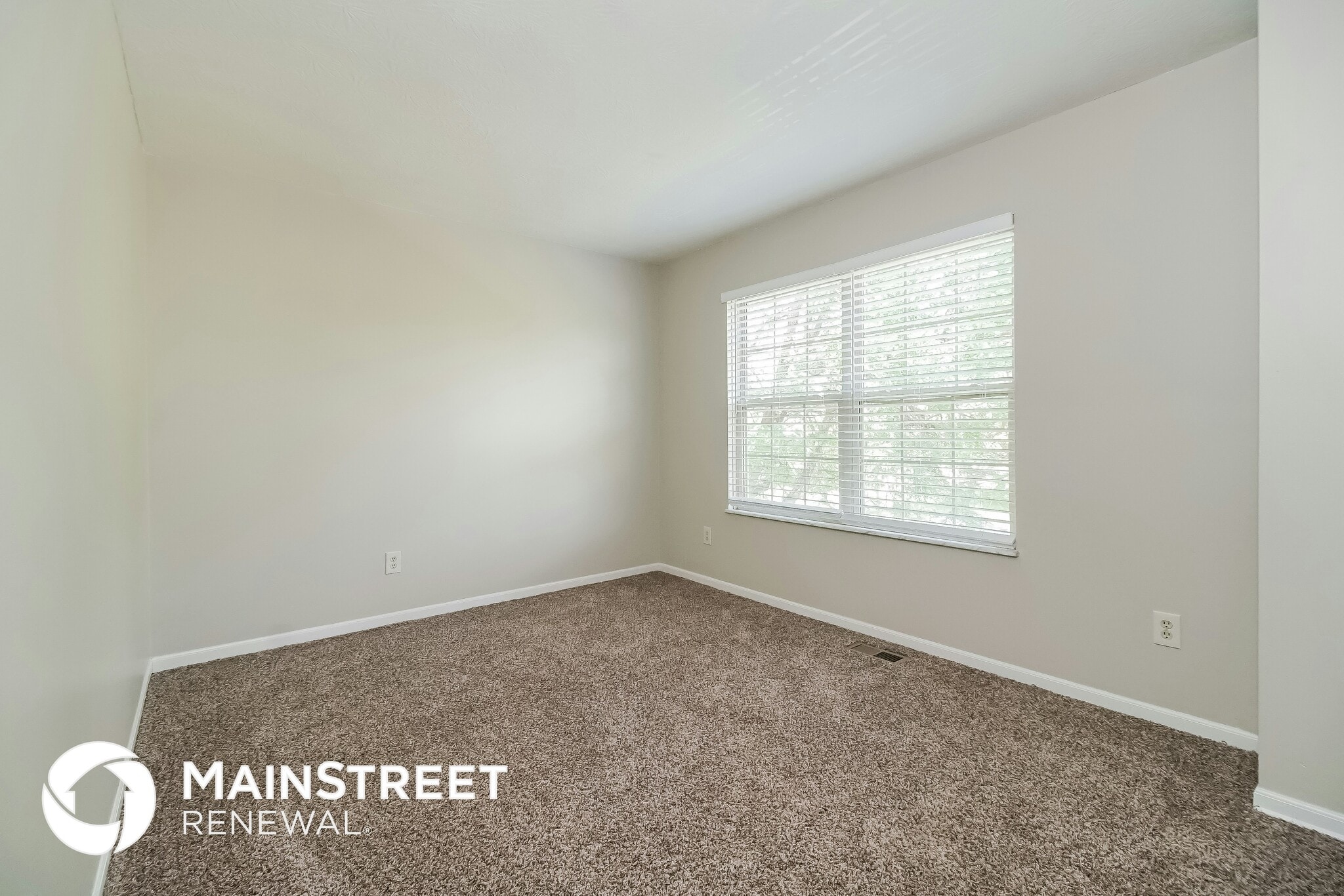 Building Photo - 1574 Autumn Village Dr