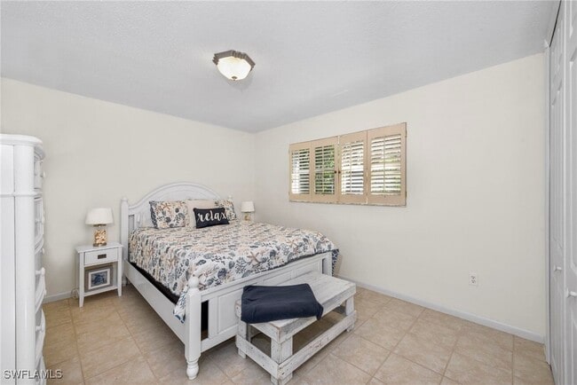 Building Photo - 673 Travers Ave