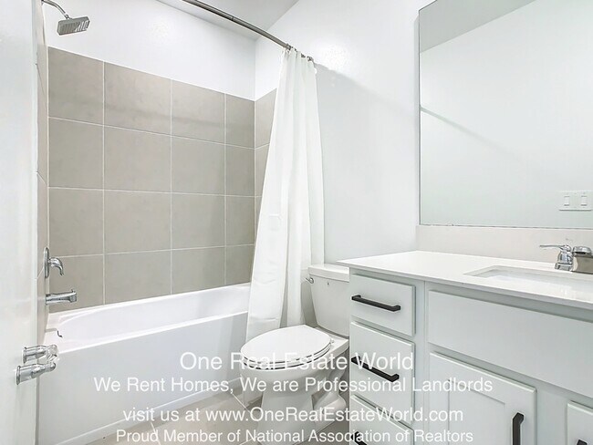 Building Photo - 2971 Maloof Dr