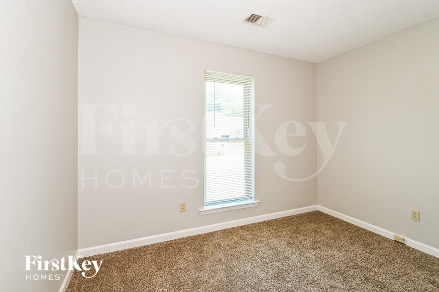 Building Photo - 4865 Water Fowl Ln