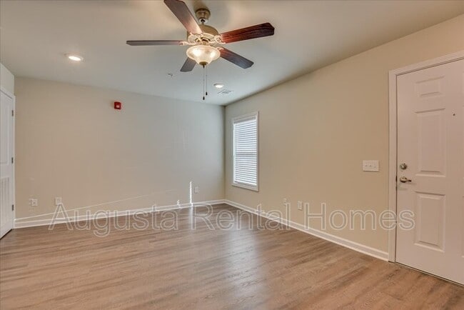 Building Photo - 2509 Otter Run
