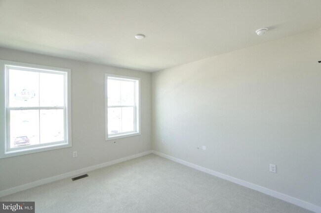 Building Photo - 332 Aspen Wy