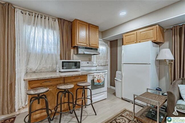 Building Photo - 2627 Nottingham Rd