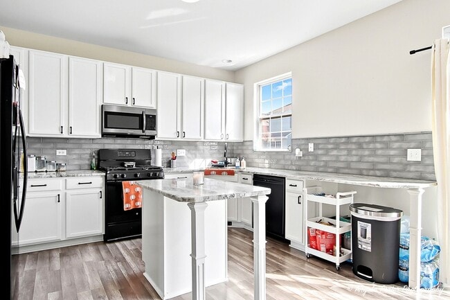 Building Photo - 1477 Sedgewood Ct