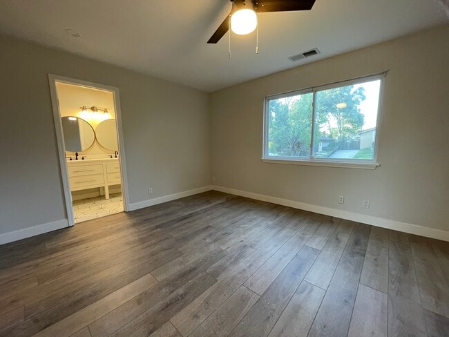 Building Photo - 7292 Dambacher Dr