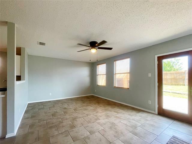 Building Photo - 1712 Silverwood Ln