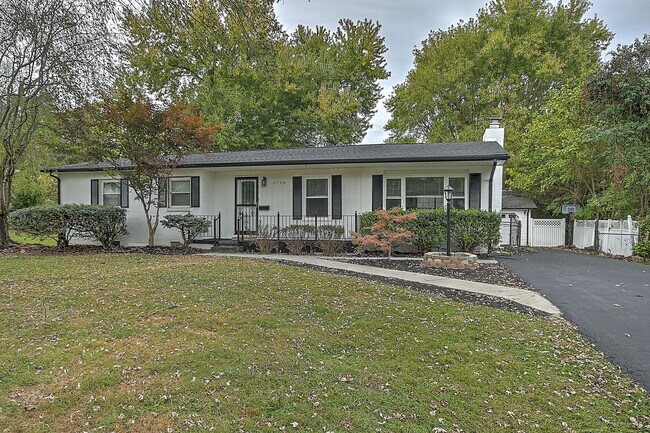 Building Photo - 2708 Schumway Dr