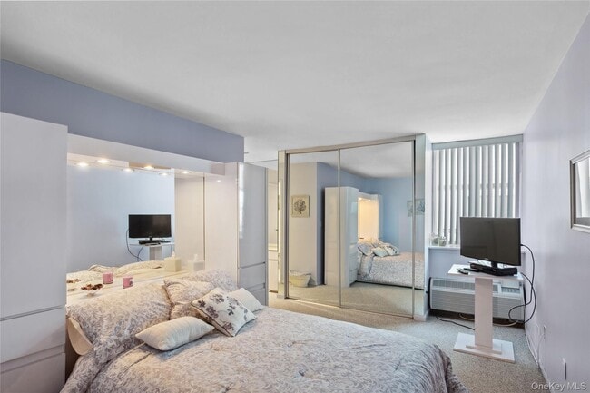 Building Photo - 265 Dune Rd