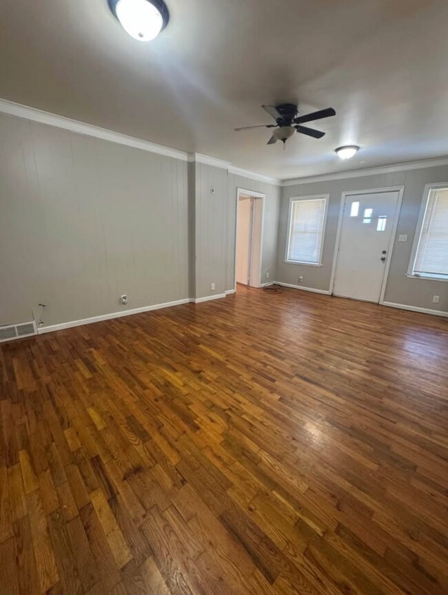 Building Photo - 318 N 18th St