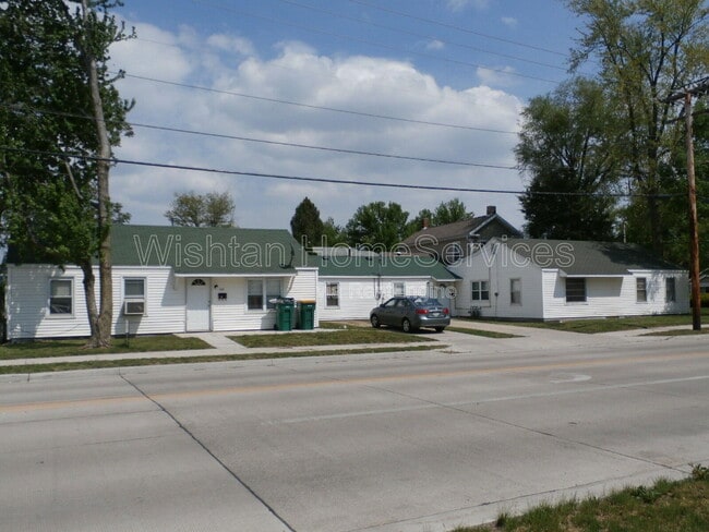 Building Photo - 934 W Jefferson St