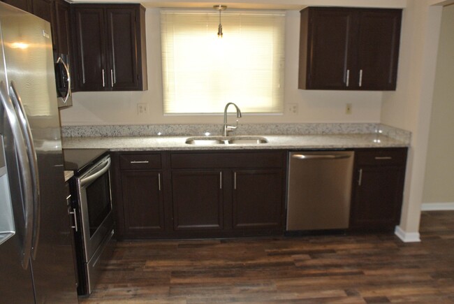 Granite Countertops - 31455 Merriwood Park Dr