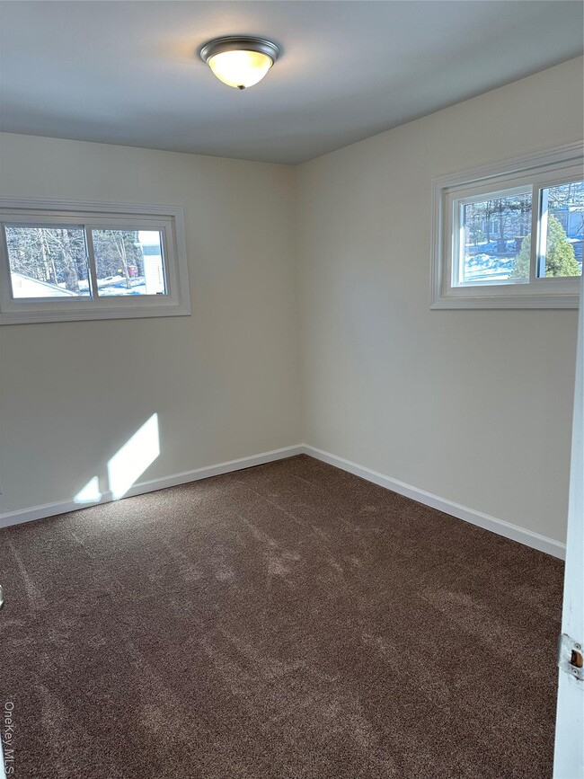 Building Photo - 9 Upper Hillman Rd