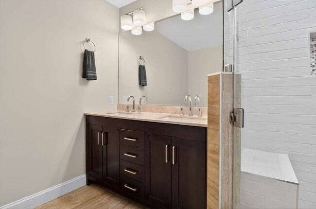 Building Photo - 504 N Thomas St