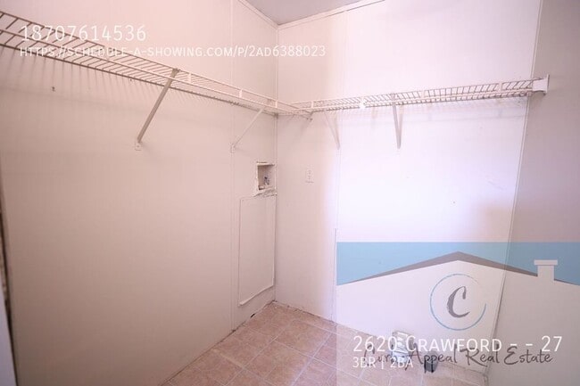 Building Photo - 2620 Crawford Dr