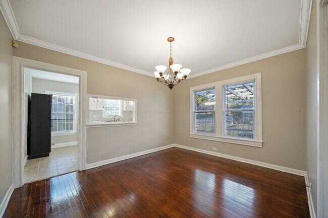 Building Photo - 103 Cosgrove St