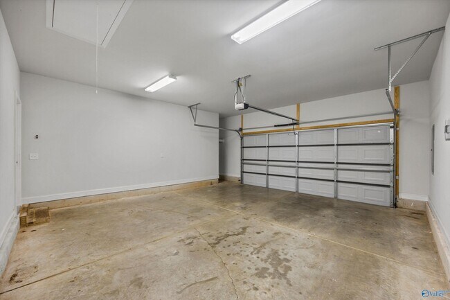 Building Photo - 17246 Chelsea St